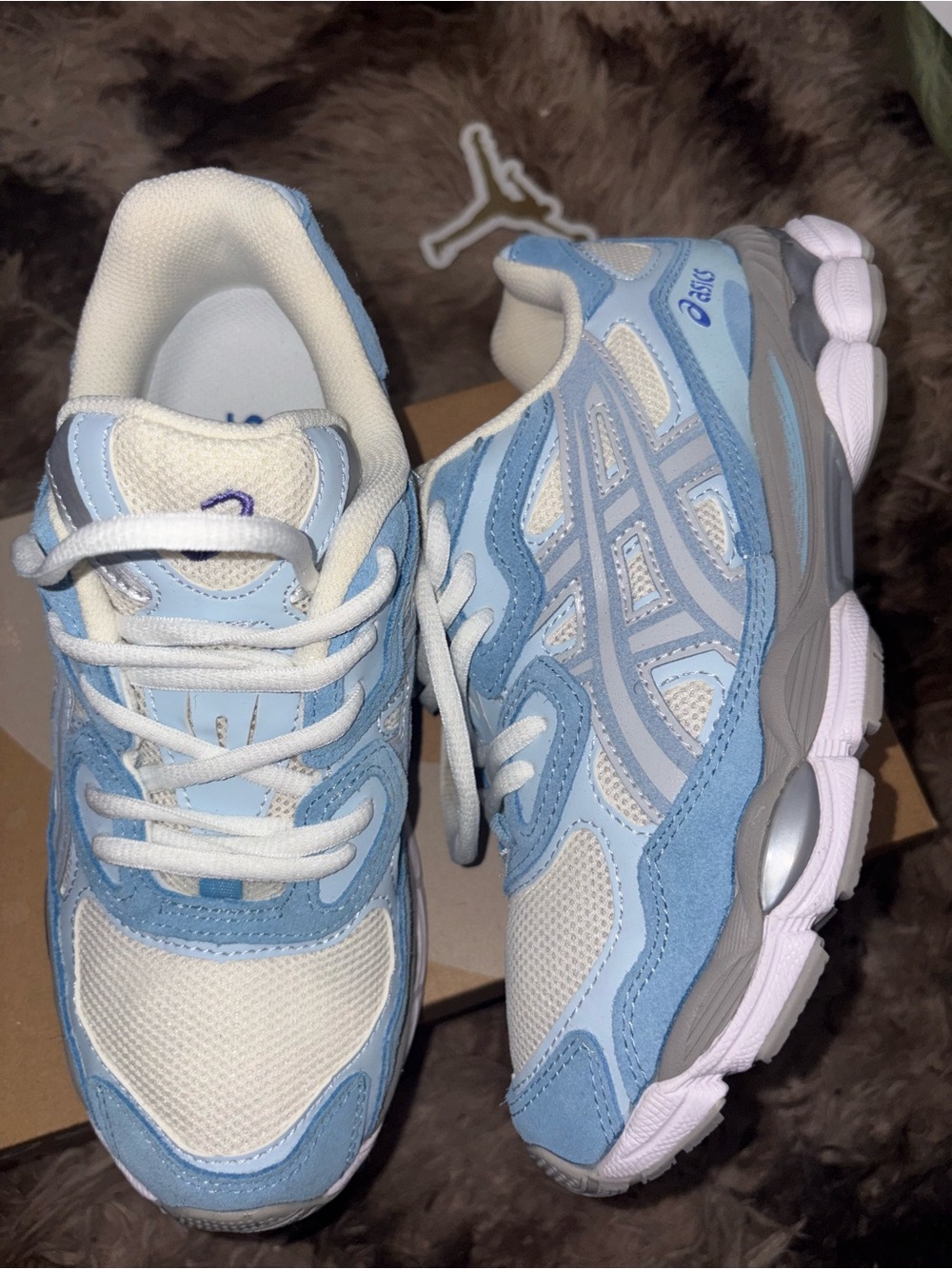 ASICS adults light Blue and White Athletic Sneakers - Picture 2 of 5